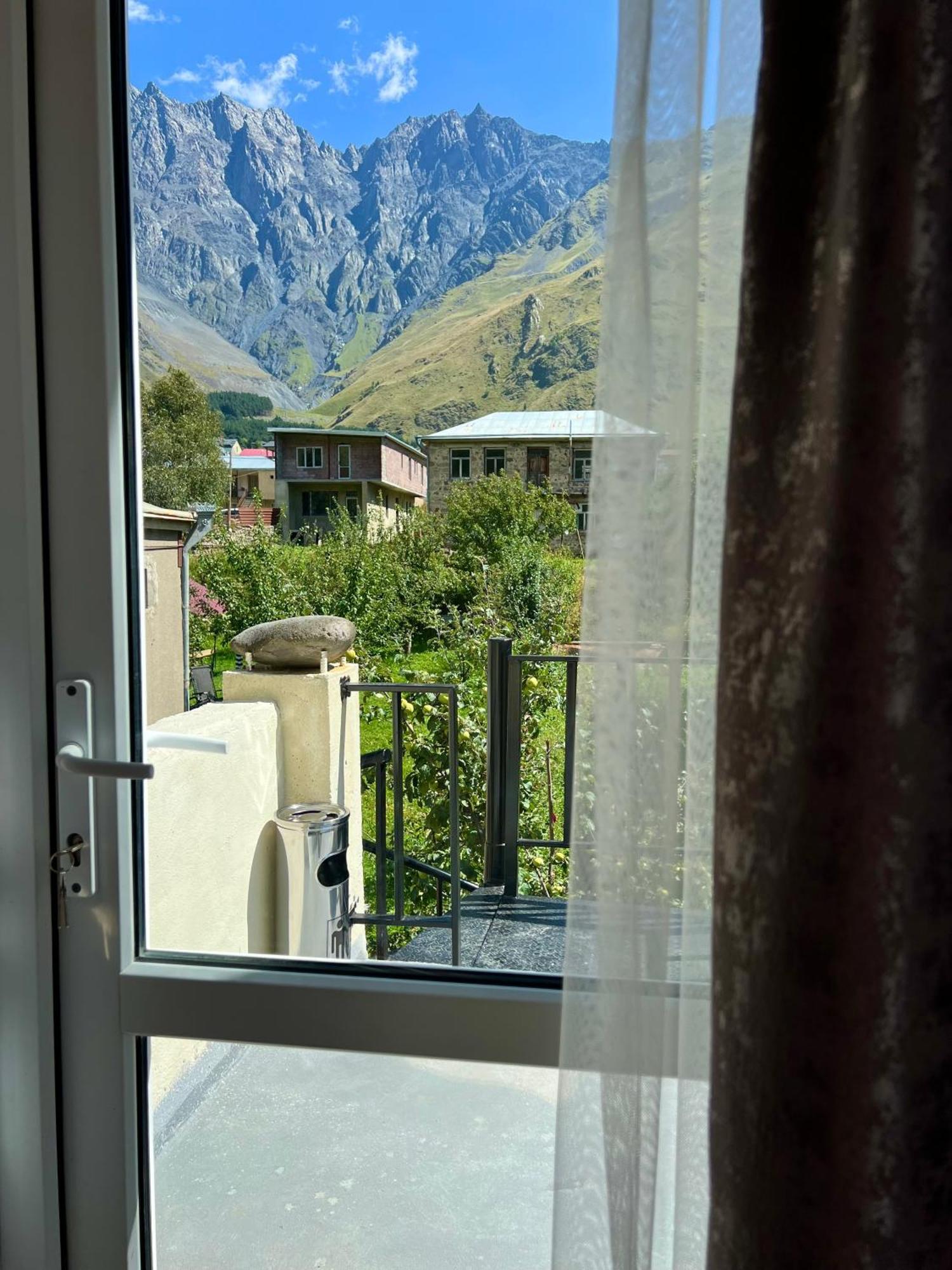 Kazbegi Green Yard Hotel Exterior foto